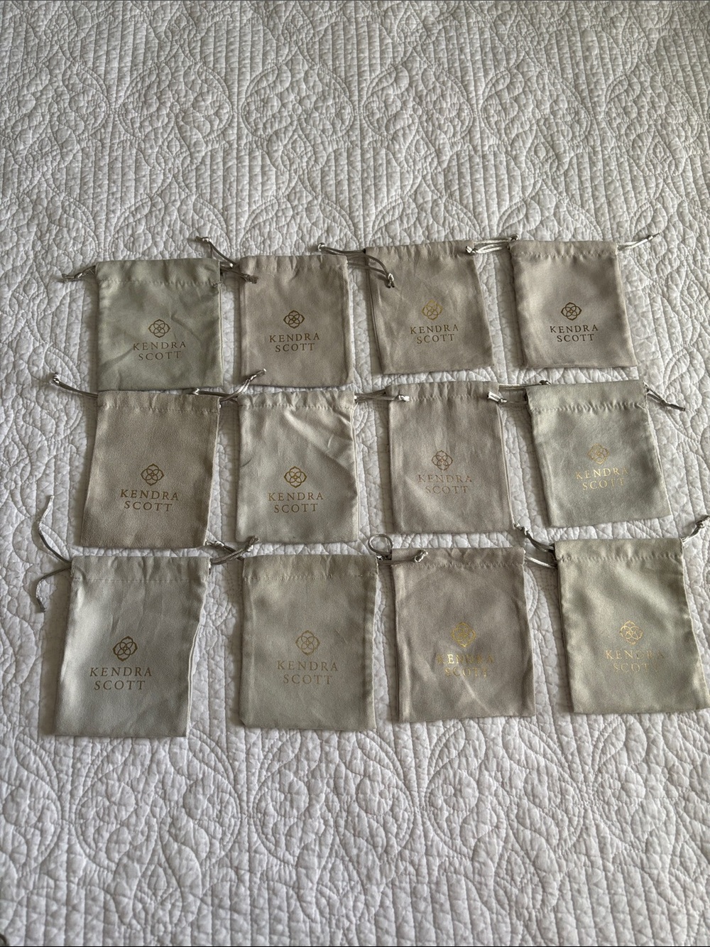 Kendra Scott Silver Grayish Drawstring Jewelry Pouches with Gold Logo (12)